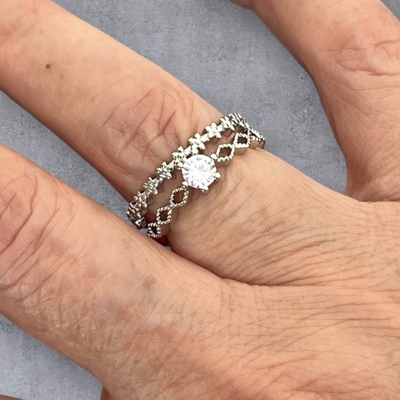 Stainless steel Clear CZ Paved silver ring adjustable size - Picture 3 of 7